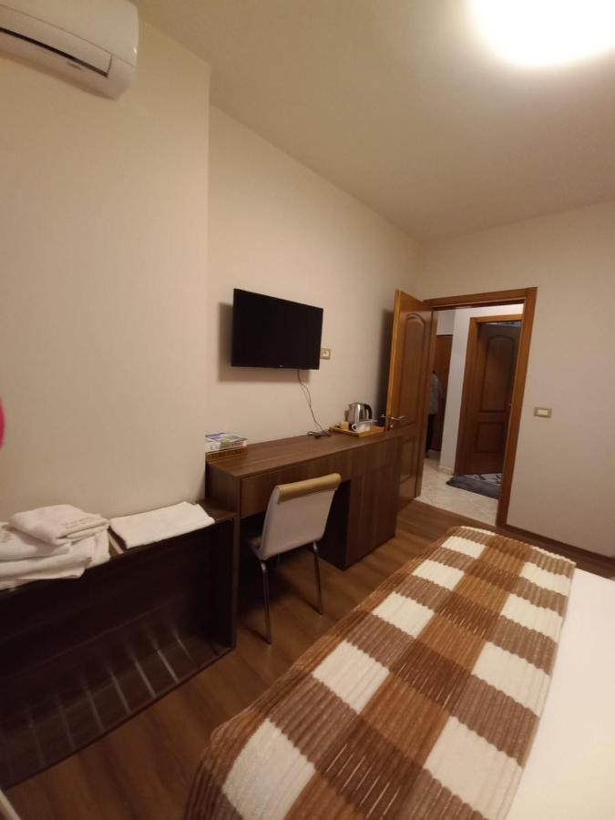 Penthouse Rooms & Aparts Тирана Екстериор снимка
