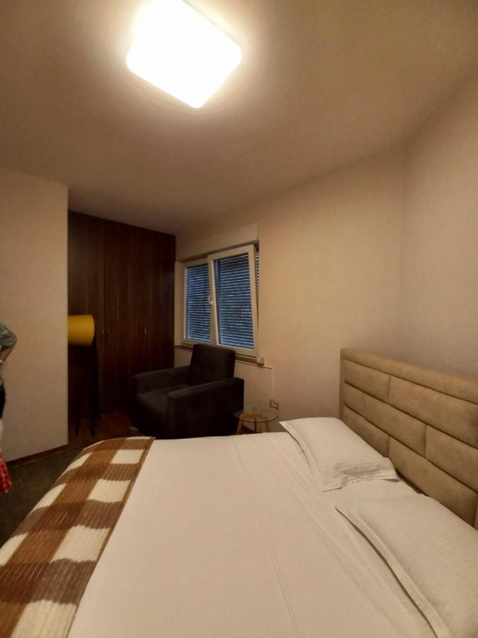 Penthouse Rooms & Aparts Тирана Екстериор снимка