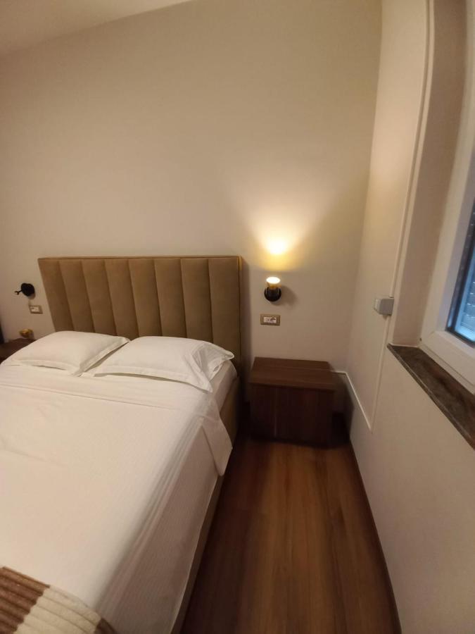 Penthouse Rooms & Aparts Тирана Екстериор снимка