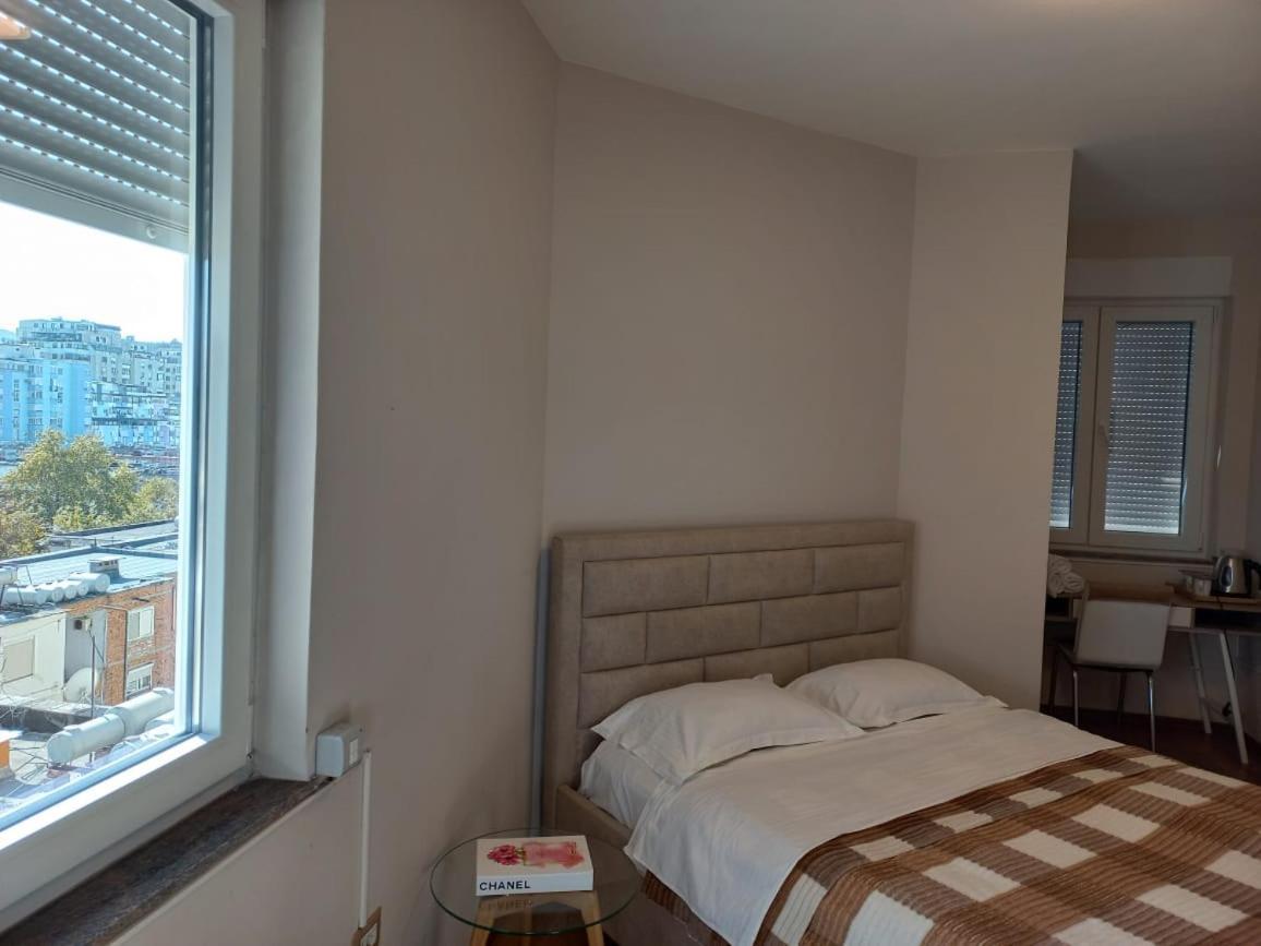 Penthouse Rooms & Aparts Тирана Екстериор снимка