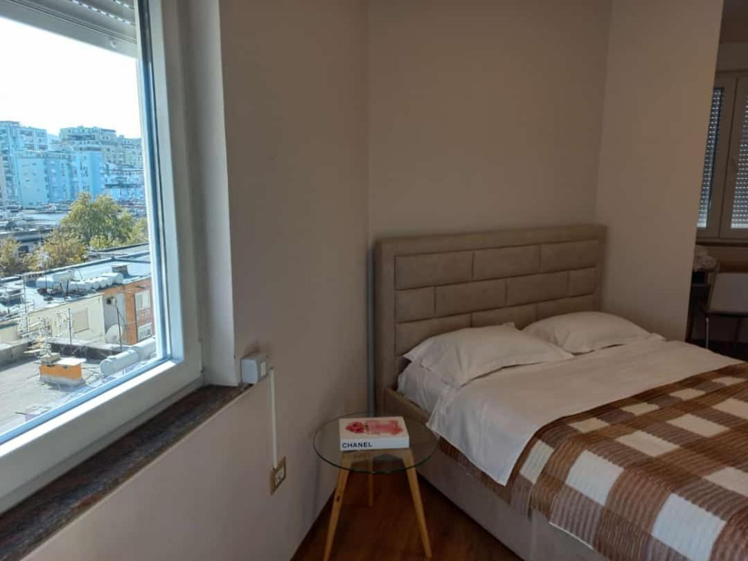 Penthouse Rooms & Aparts Тирана Екстериор снимка