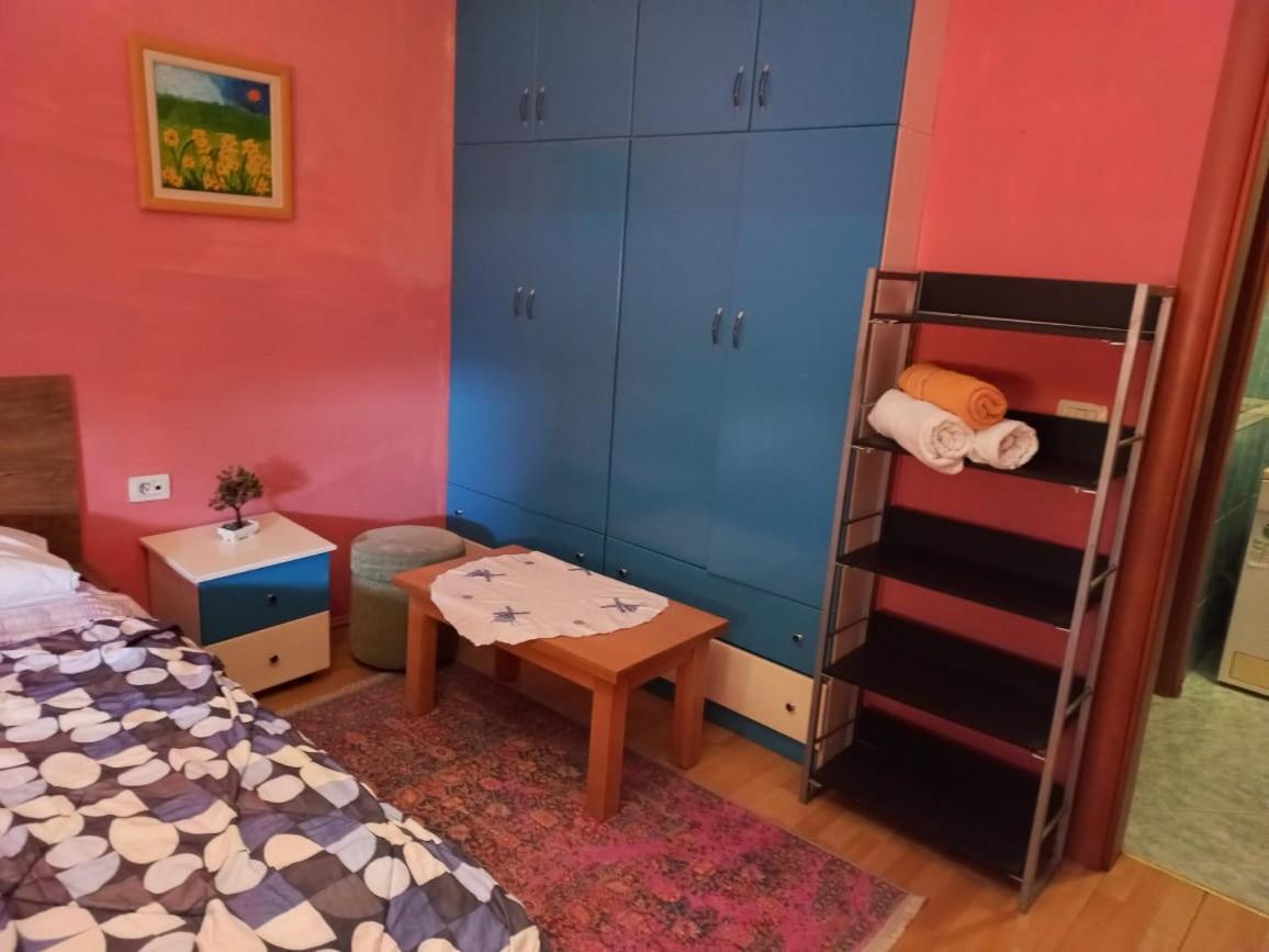 Penthouse Rooms & Aparts Тирана Екстериор снимка