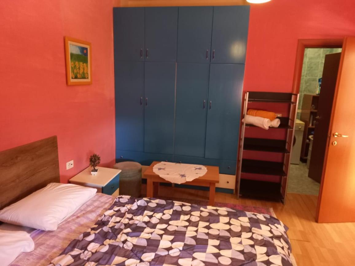 Penthouse Rooms & Aparts Тирана Екстериор снимка