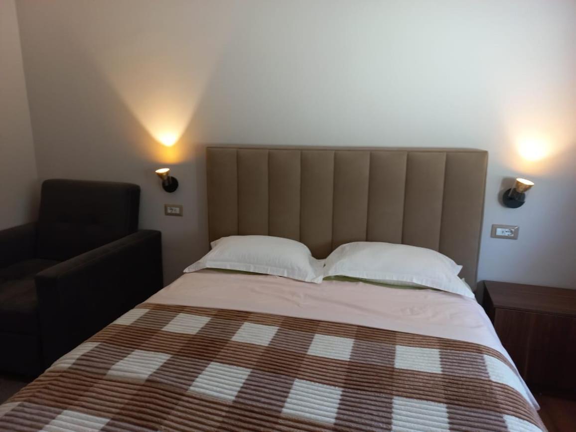 Penthouse Rooms & Aparts Тирана Екстериор снимка