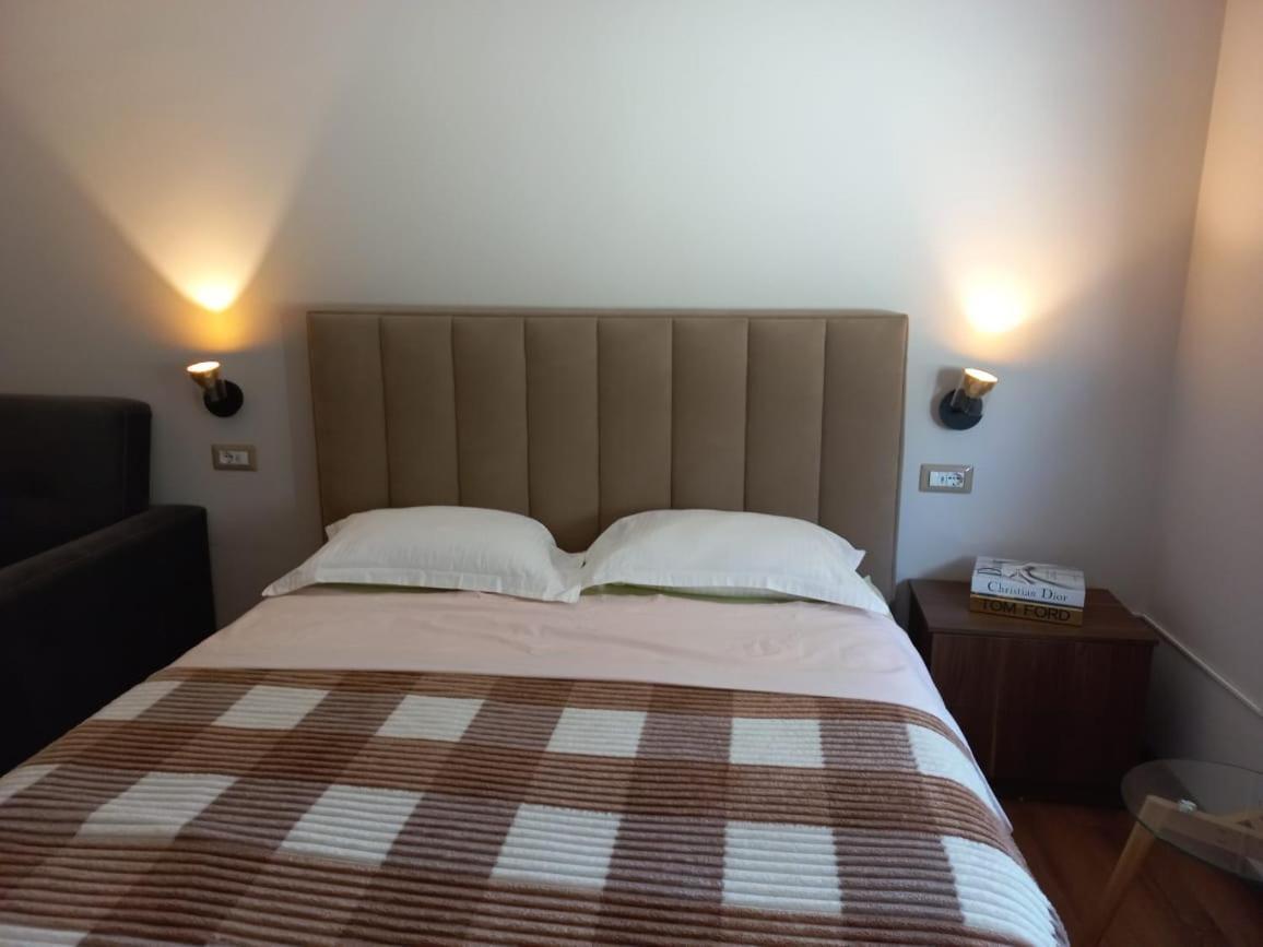 Penthouse Rooms & Aparts Тирана Екстериор снимка