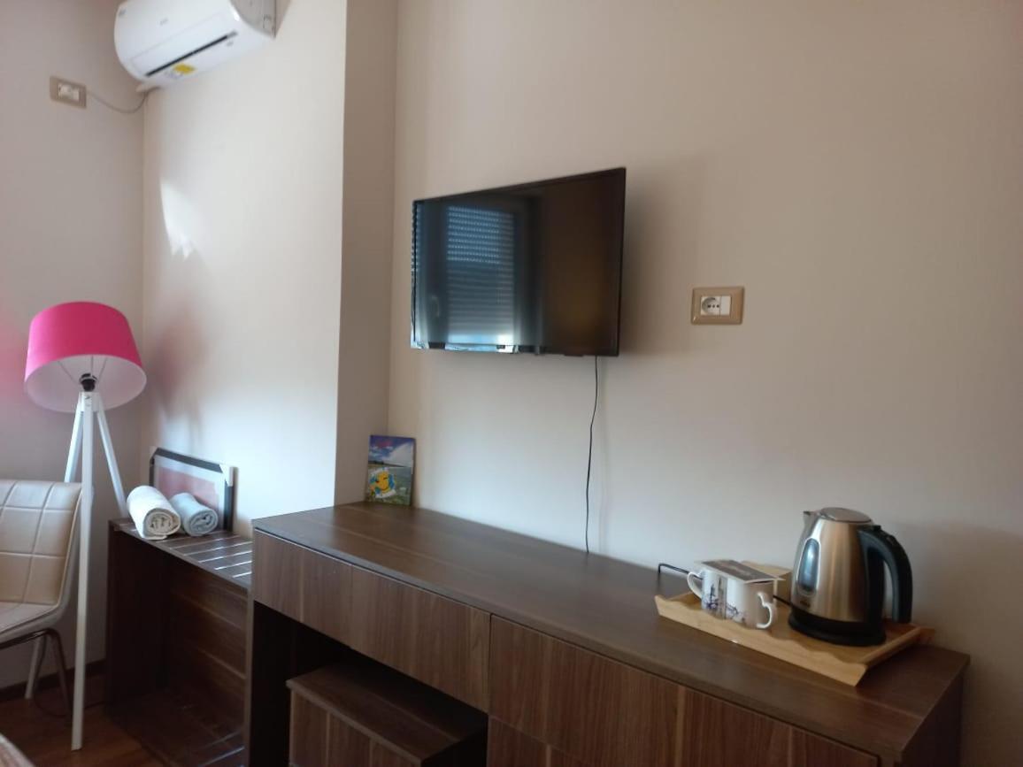 Penthouse Rooms & Aparts Тирана Екстериор снимка