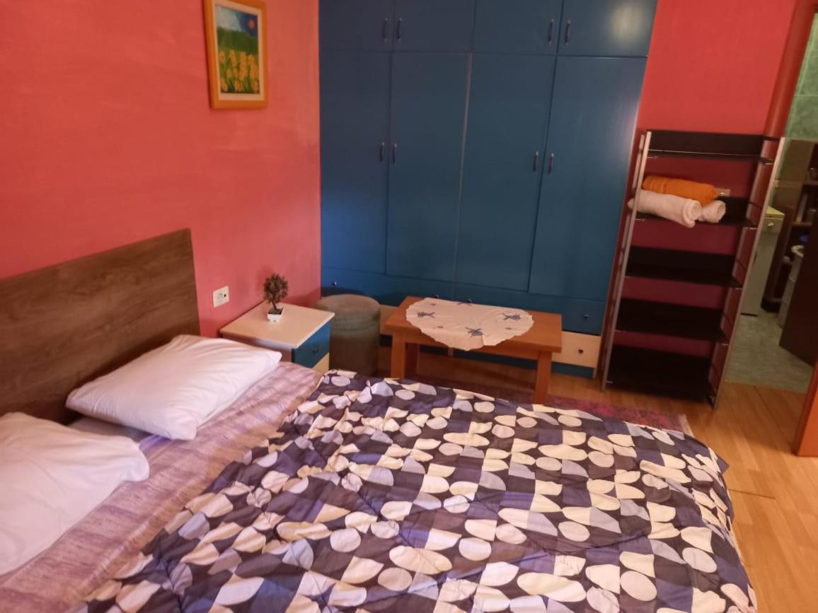 Penthouse Rooms & Aparts Тирана Екстериор снимка